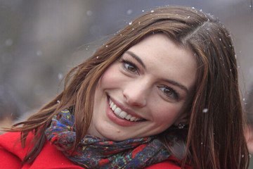 Anne Hathaway protagonizará lo nuevo de Vigalondo