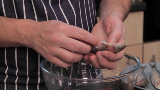 Comment vider des sardines ? - Gourmand