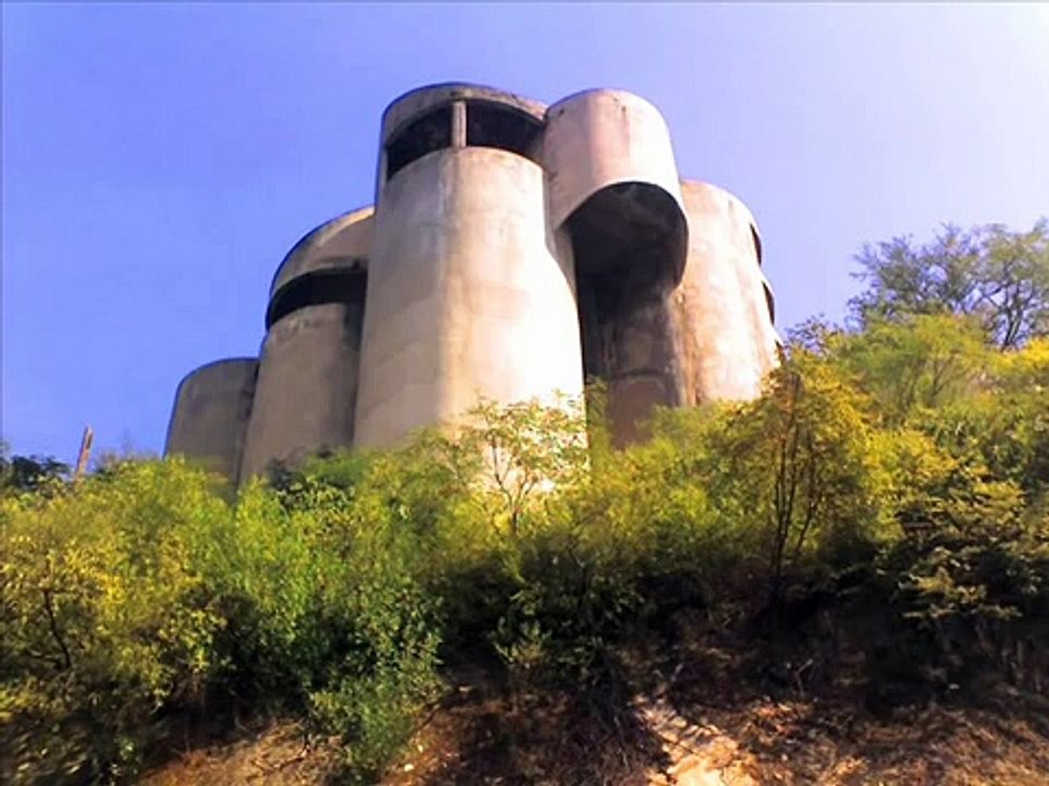 Leyendas Urbanas De Monterrey Mexico.- La Casa De Los Tubos