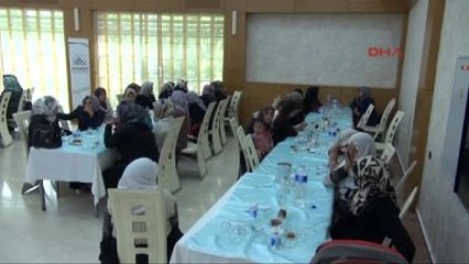 Adıyaman?da 12 Yıldır Felçli Oğluna Bakan Anne Yılın Annesi Seçildi
