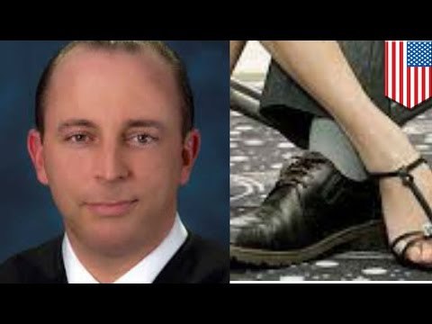 法官庭上3P嘿咻