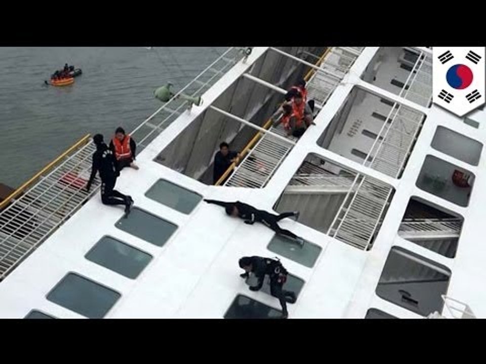 South Korea ferry disaster: transcripts show evacuation panic as divers extract more bodies