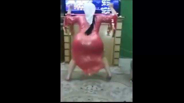 احلى رقص مغربي باحلى جسم وحركات لم تراه من قبل- جديد 2015 وهز وحط مؤخرة كيك