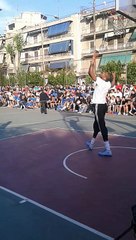 Ο Αντετοκούνμπο στα Σεπόλια (2)