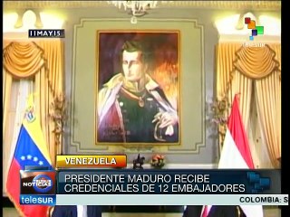 Descargar video: Recibe Maduro cartas-credenciales de 12 embajadores