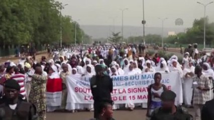 Mali'de Yüzlerce Kadın Barış Anlaşmasına Destek İçin Yürüdü