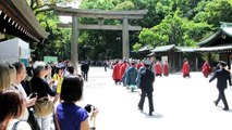 tokyo meiji shrine procession