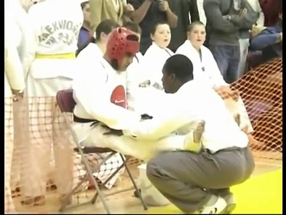Kung Fu vs Taekwondo (Ehsan Shafiq)