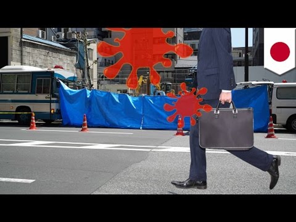 工事パネル倒れ歩行者下敷きに