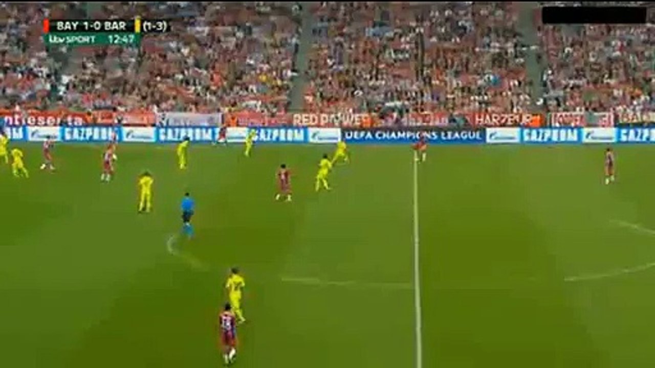 Bastian Schweinsteiger Great Long Range Shot - Bayern München vs Barcelona 12.05.2015