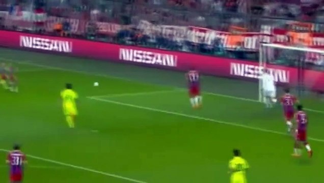 تصدي رائع من نوير أمام برشلونة