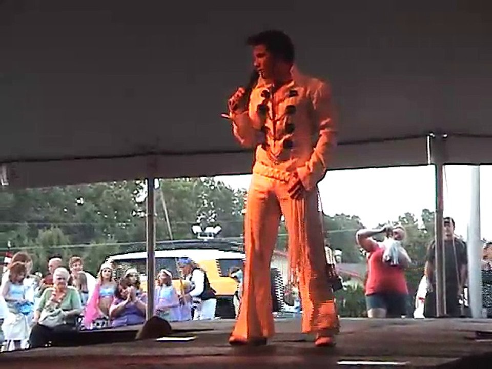 Leo Days sings 'Polk Salad Annie' Elvis Week 2008 video