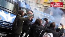 Milano, il corteo carica la polizia (14/11/2012)