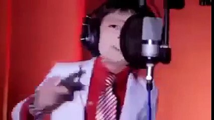 طفل صيني يغني انتي بغيا واحد