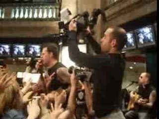 Good charlotte - The River  LIVE Paris Virgin Showcase