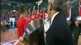 EUROLEAGUE 2012 CSKA - ΟΛΥΜΠΙΑΚΟΣ 61- 62 Απονομή Μεταλίων - Κυπέλου
