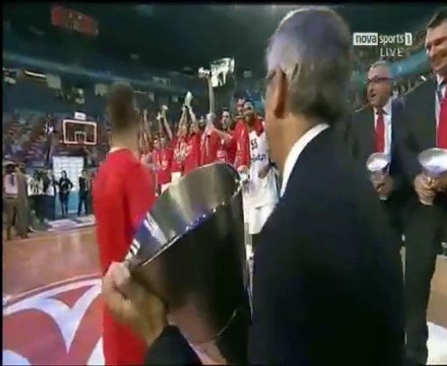 EUROLEAGUE 2012 CSKA - ΟΛΥΜΠΙΑΚΟΣ 61- 62 Απονομή Μεταλίων - Κυπέλου