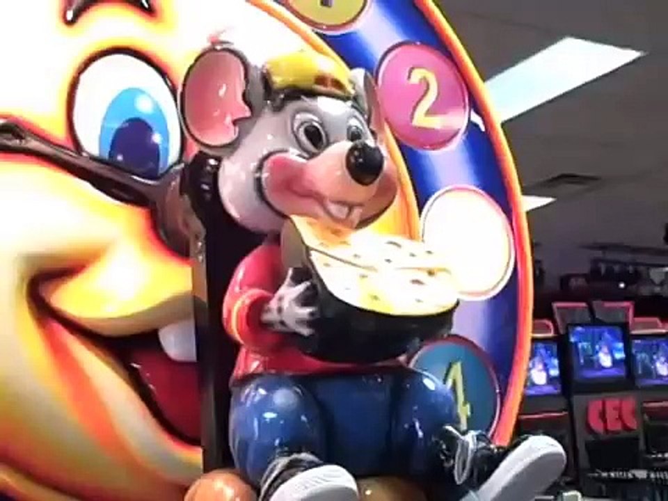 Chuck E Cheese slapped my @$$ | iJustine