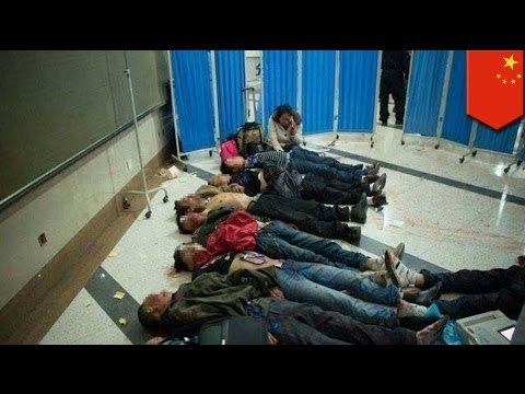 Kunming knife attack: Deadly rampage in Chinese train station leaves 30 dead, more than 130 injured