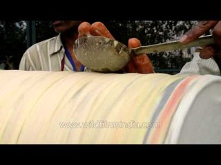 Roller Kulfi : the strangest dessert machine you ever saw!