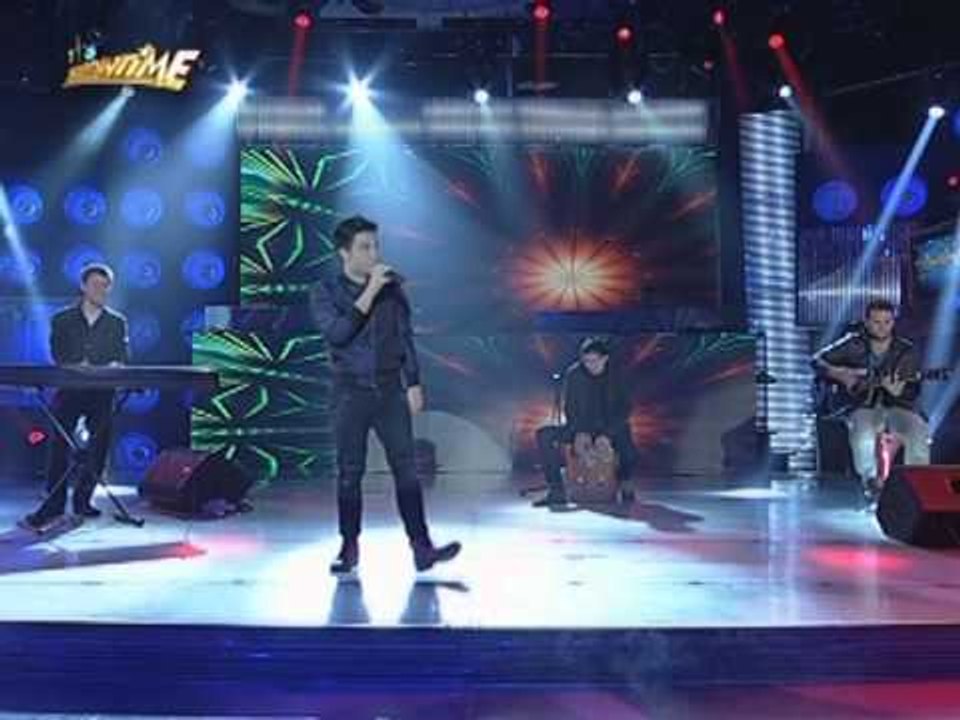 Youtube sensations Sam Tsui & Kurt Schneider pe...
