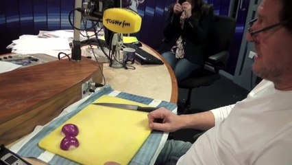 Marco Pierre White - How to finely chop onions