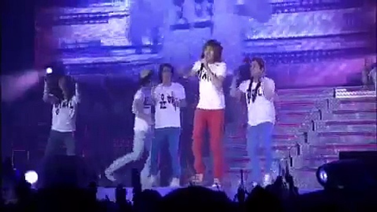 39. Super Junior - Gee [Super Show 2 DVD]