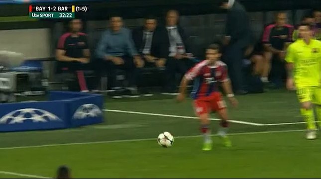 Le geste technique de Luis Suarez sur Mehdi Benatia