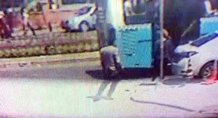 Sokak Ortasında Dehşet Kamerada! Kadının Kafasına Sıkıp Kaçıyor