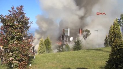 Zonguldak Sahildeki Kafe Alev Alev Yandı