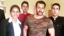 Salman Khan Poses With Fans In Kashmir Resumes Bajrangi Bhaijaan Shoot