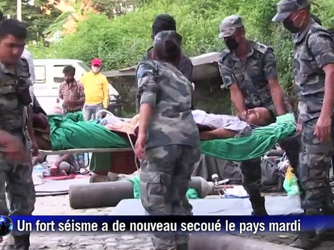 Nouveau séisme au Népal: les secours à la recherche de survivants