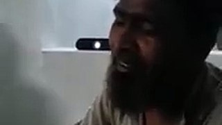 Pakistani Laborer Singing Sajjad Ali's Har Zulm - PAKISTANIYAN.COM