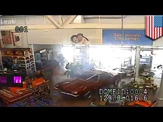 ラリって、車でスーパーに突入