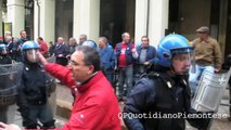 Cariche al corteo 1 Maggio di Torino