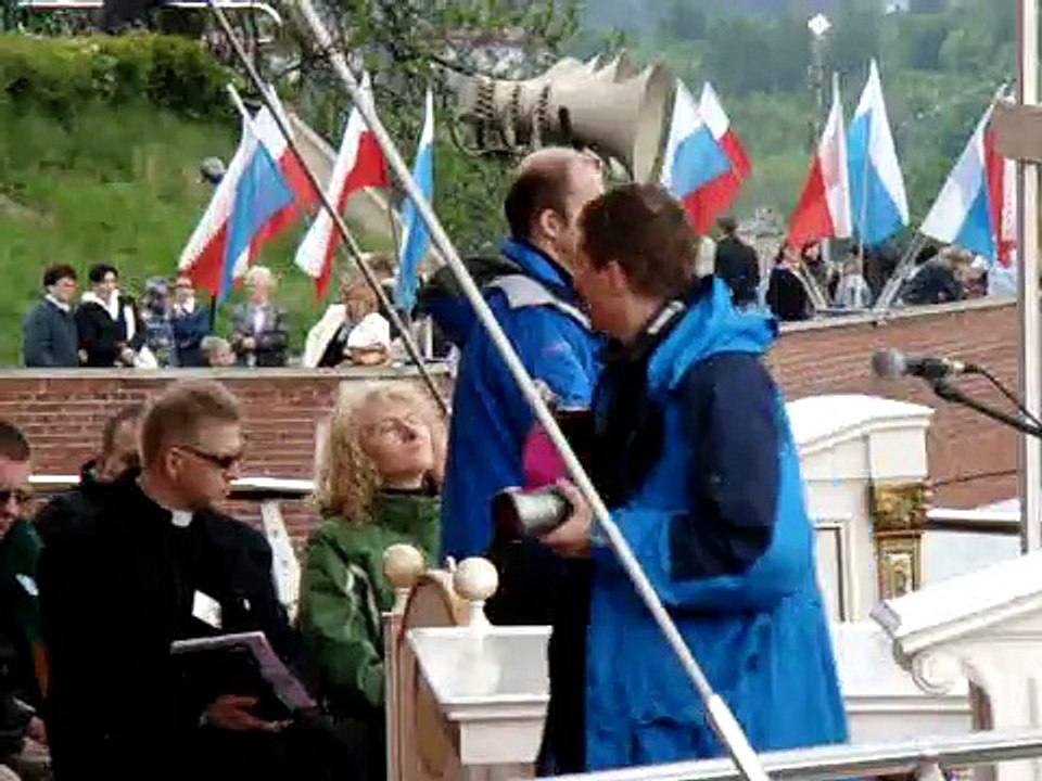 Odnowa w Duchu Świętym - Częstochowa 2010 cz.12 -- świadectwo - ks. Robert Jaświński (cz.2)