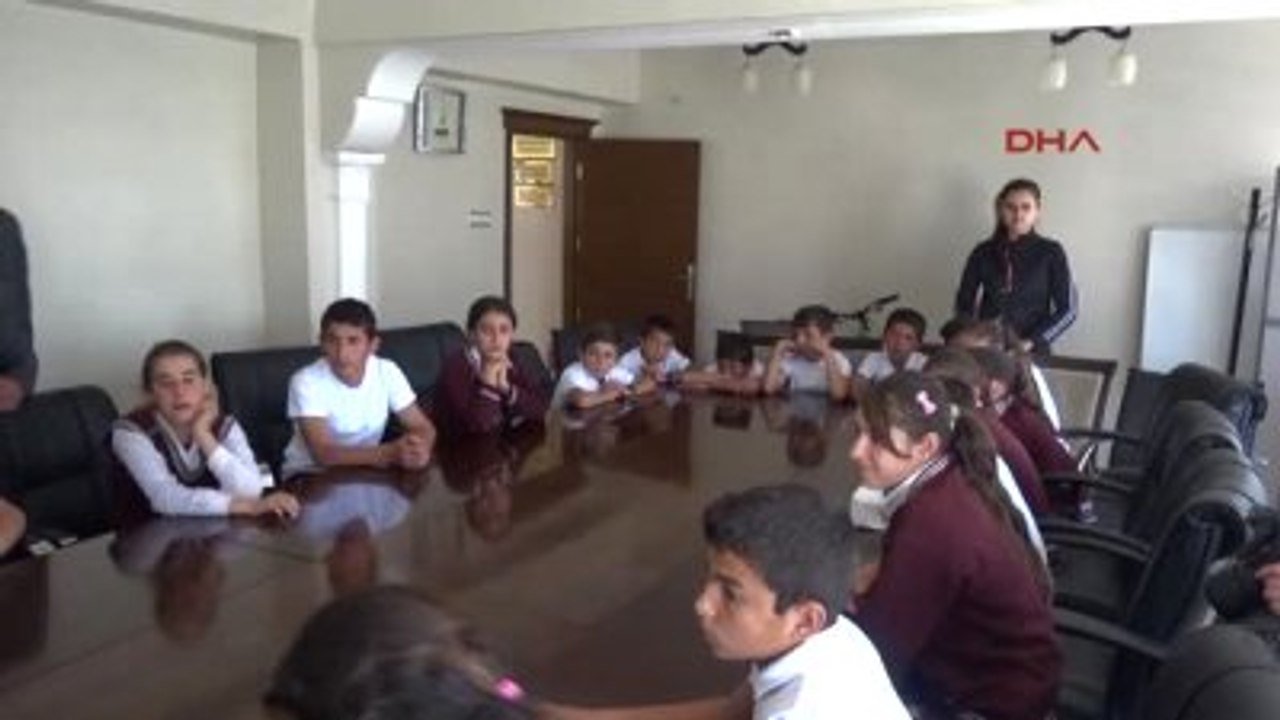 Silopi Kaymakamı, Köydeki Öğrencilerin Hayallerini Gerçekleştirdi