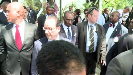 Hollande promete ayudar a Haití