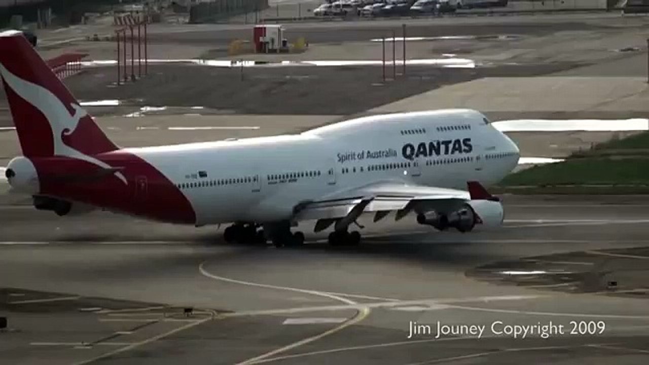 QANTAS 747 Takeoff From LAX - Live ATC