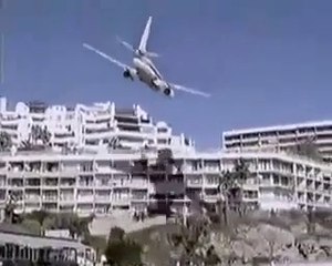 OMG!! Live Plane Crash into Sea