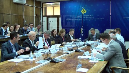 EDHE NJI GJYKATË SPECIALE, VENDORE