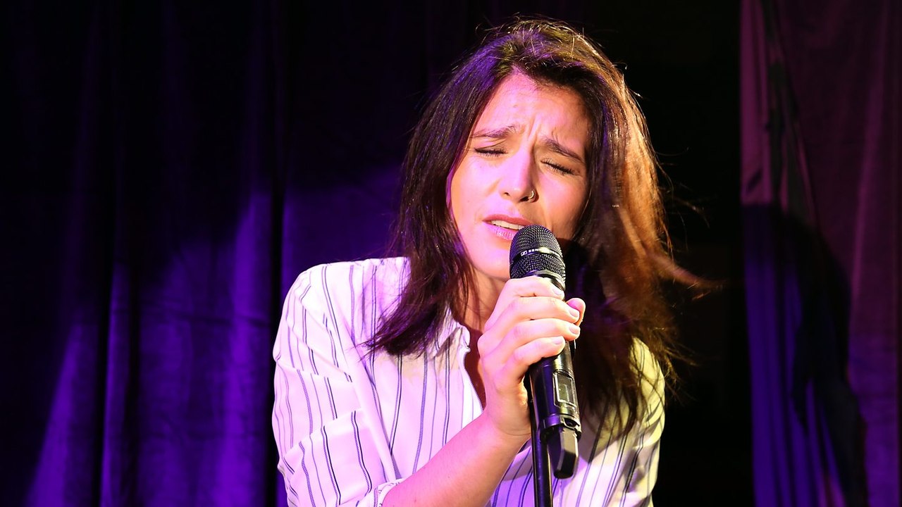 Jessie Ware - Live Lounge with Fearne Cotton (BBC Radio 1's Academy)