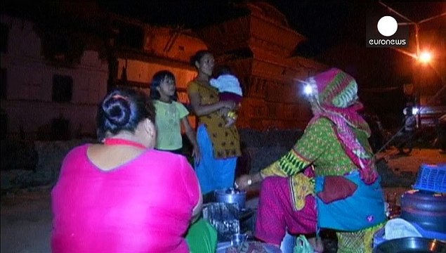 Nepalese camp outside, too scared to return to quake-damaged homes