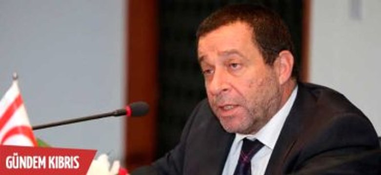 KKTC'de Başbakan Yardımcısı Serdar Denktaş Görevinden İstifa Etti