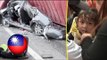 Miracle! Container lorry crushes car, passengers survive!
