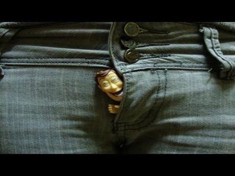 路上で下半身を露出　警察官