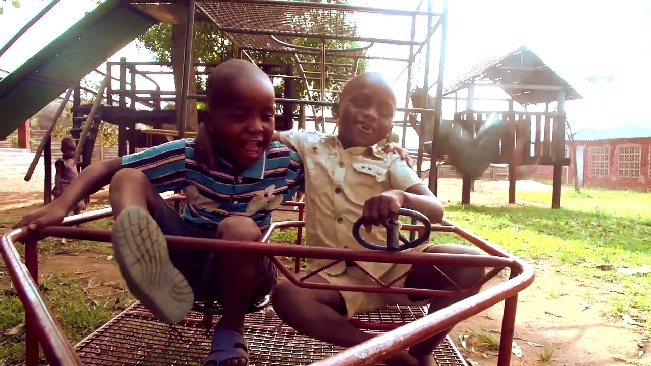 Zimbabwe: Solar Ear – a rechargeable hearing aid | UNICEF