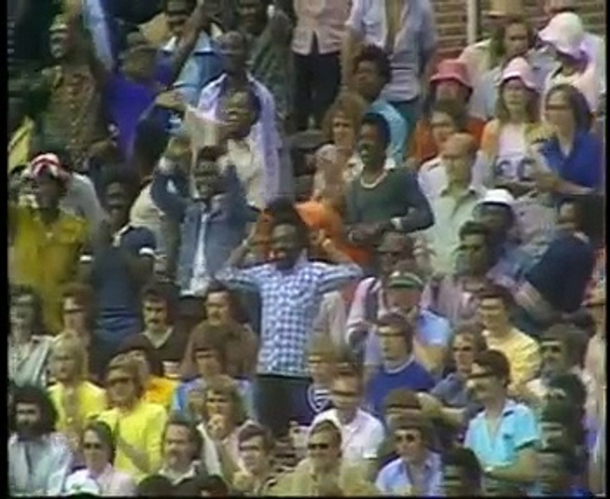 Alvin Kallicharan destroys Dennis Lillee(1)