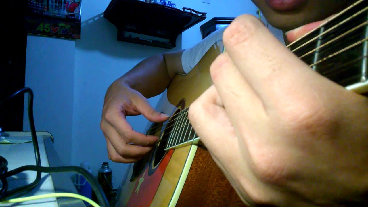 Crazy [Guitar Tutorial - Cover Version by Daniela Andrade]