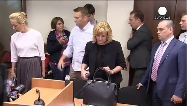 Навальному залишили умовне покарання